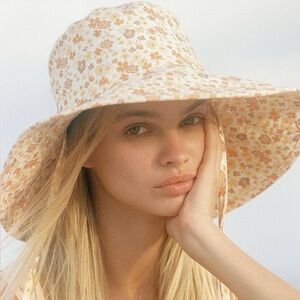 Lack of Color Peach Bloom Floral Cotton Bucket Hat S/M